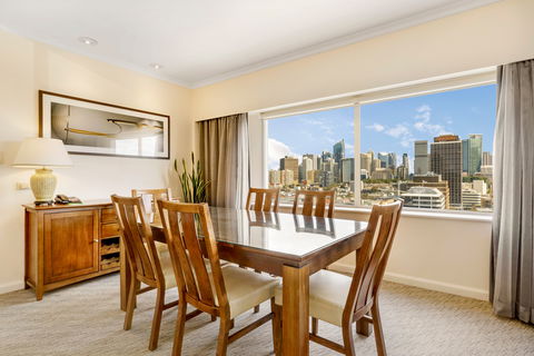 Holiday Inn Potts Point - Tourism Canberra 11