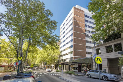 The Macleay Serviced Apartment Hotel - Tourism Canberra 2