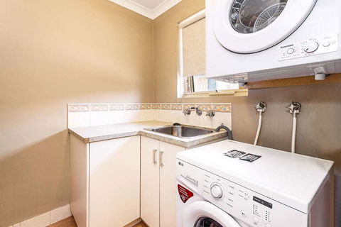Quality Suites Banksia Gardens - Tourism Canberra 15