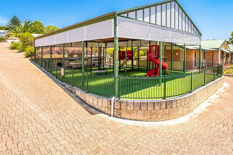 Quality Suites Banksia Gardens - Tourism Canberra 17