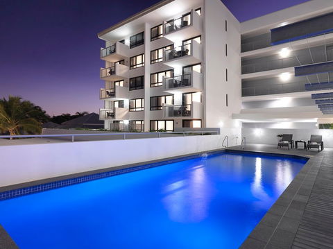 Oaks Carlyle - Tourism Canberra 1
