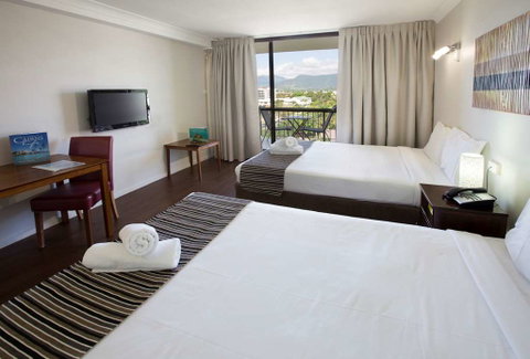 Cairns Plaza Hotel - Tourism Canberra 5