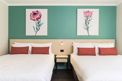 NIghtcap At Balaclava Hotel - Tourism Canberra 7