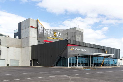Rydges Pit Lane Hotel - Tourism Canberra 0