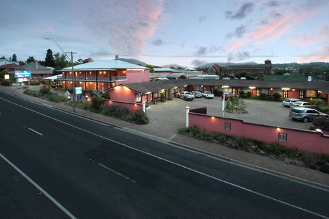 The Henry Parkes - Tourism Canberra 0