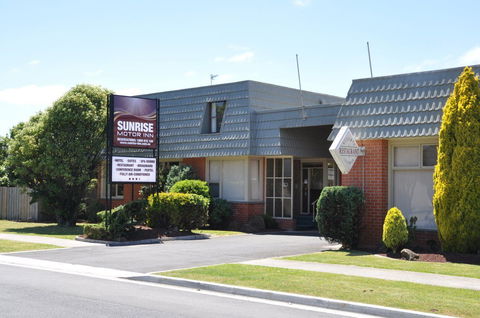 Sunrise Motor Inn - Tourism Canberra 0