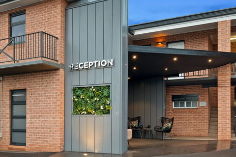 Bluegum Motel - Tourism Canberra 1