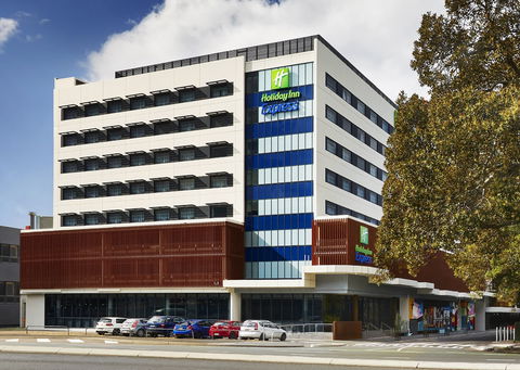 Holiday Inn Express Newcastle - Tourism Canberra 0