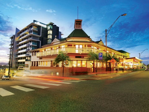 Oaks Grand Gladstone - Tourism Canberra 0
