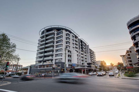Adina Apartment Hotel Wollongong - Tourism Canberra 2