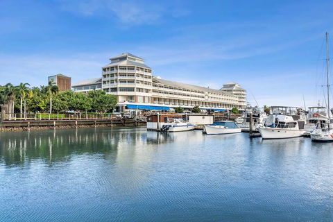Shangri-La Hotel, The Marina - Tourism Canberra 0