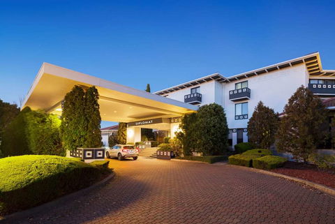 Ramada By Wyndham Diplomat Canberra - Tourism Canberra 0