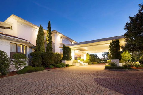 Ramada By Wyndham Diplomat Canberra - Tourism Canberra 1