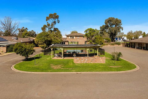 Quality Inn Carriage House - Tourism Canberra 1