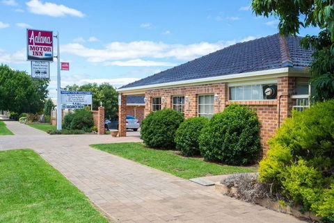 Golden Chain Aalana Motor Inn - Tourism Canberra 0