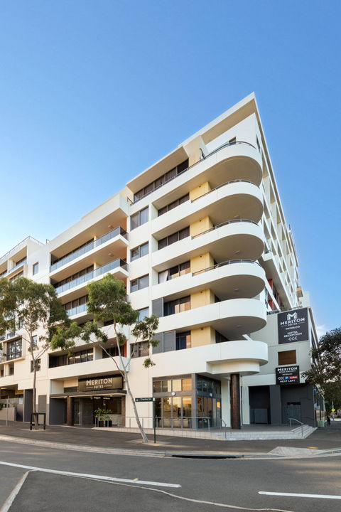 Meriton Suites Waterloo - Tourism Canberra 0