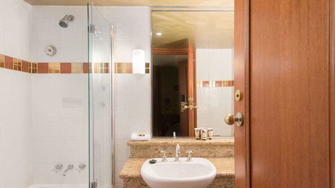 Country Club Tasmania - Tourism Canberra 3