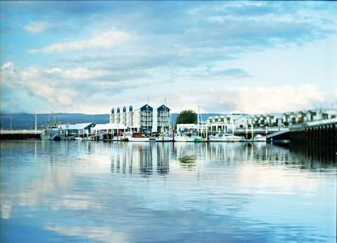 Peppers Seaport Hotel - Tourism Canberra 0