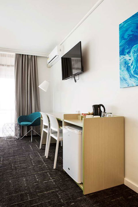 Nightcap at Sandringham Hotel - Tourism Canberra 8