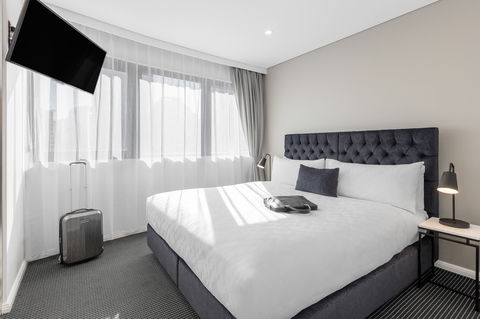 Meriton Suites Kent Street - Tourism Canberra 0