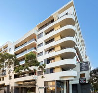Meriton Suites Waterloo - Tourism Canberra