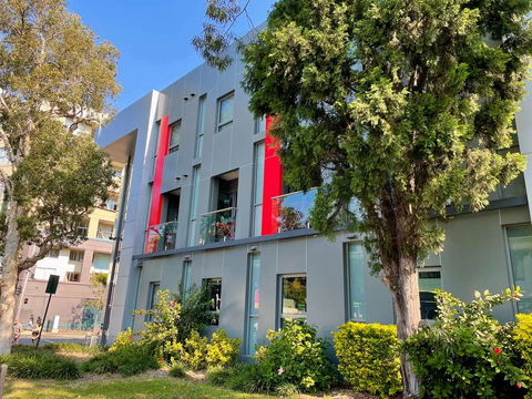 Best Western Plus Camperdown Suites - Tourism Canberra 1