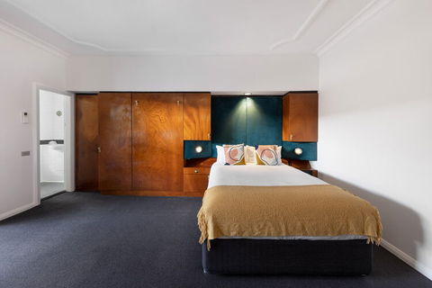 Regents Court - Tourism Canberra 1