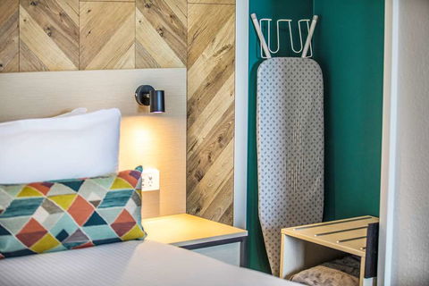 Nightcap At Sylvania Hotel - Tourism Canberra 0