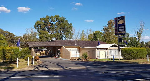 Amber Court Motor Inn - Tourism Canberra 0