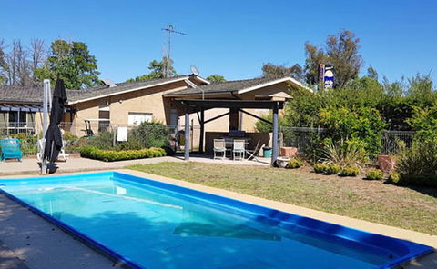 Amber Court Motor Inn - Tourism Canberra 2