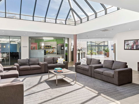 Ibis Styles Eagle Hawk Canberra Resort - Tourism Canberra 0
