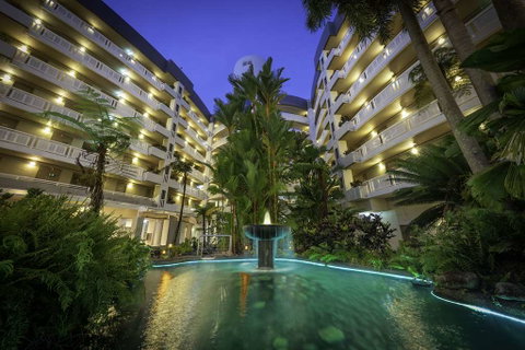 DoubleTree by Hilton Cairns - Tourism Canberra 1