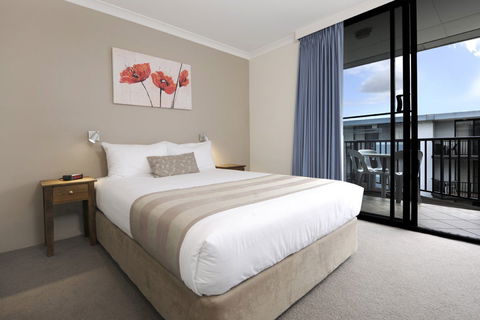 Assured Waterside Apartments - Tourism Canberra 1