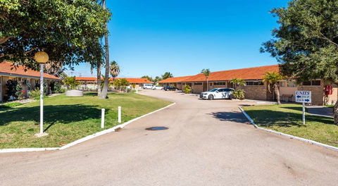 Hospitality Carnarvon, SureStay By BW - Tourism Canberra 0