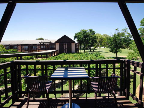 Novotel Swan Valley Vines Resort Hotel - Tourism Canberra 0