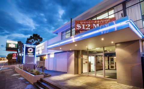 Nightcap At Carlyle Hotel - Tourism Canberra 0