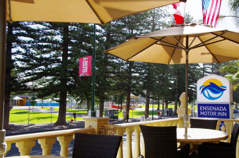 Ensenada Motor Inn - Tourism Canberra 1