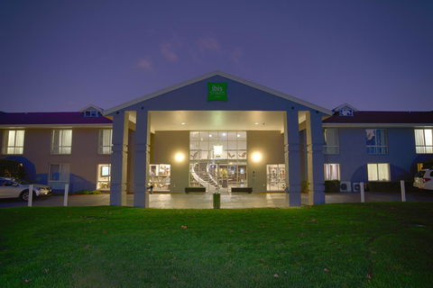 Ibis Styles Canberra - Tourism Canberra 5