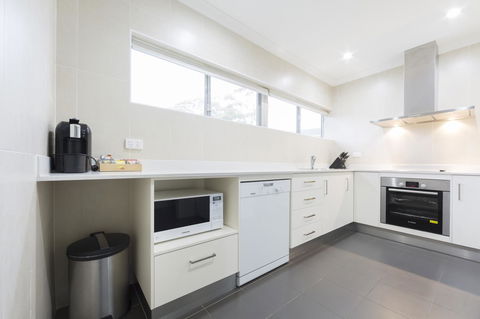 Forrest Hotel & Apartments - Tourism Canberra 37