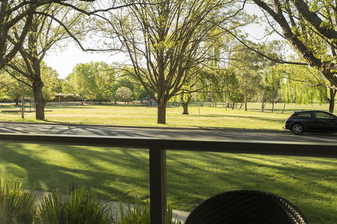 Forrest Hotel & Apartments - Tourism Canberra 5