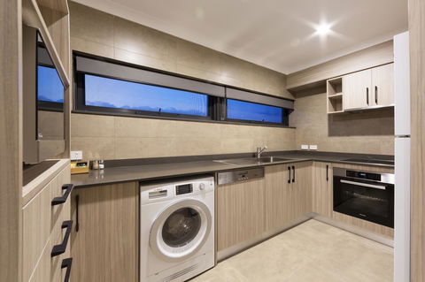 Forrest Hotel & Apartments - Tourism Canberra 19
