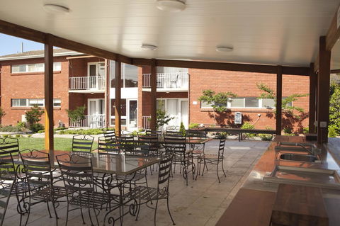 Forrest Hotel & Apartments - Tourism Canberra 11