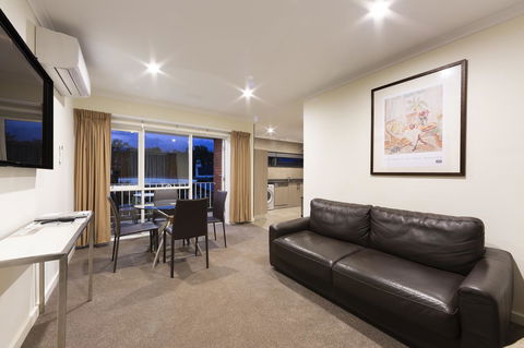 Forrest Hotel & Apartments - Tourism Canberra 13