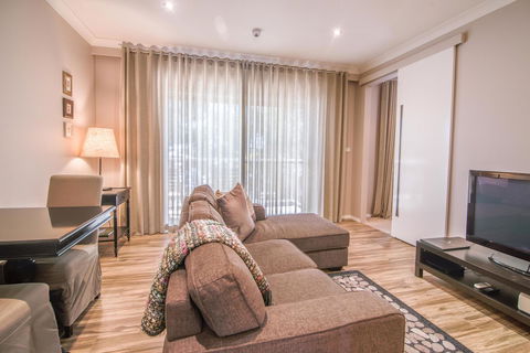 De Russie Boutique Hotel - Tourism Canberra 17