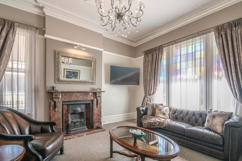 De Russie Boutique Hotel - Tourism Canberra 27
