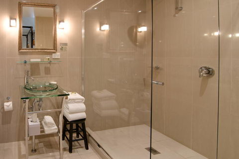 De Russie Boutique Hotel - Tourism Canberra 5