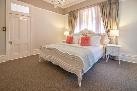 De Russie Boutique Hotel - Tourism Canberra 36