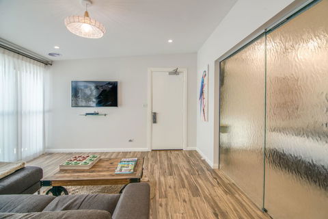 De Russie Boutique Hotel - Tourism Canberra 10