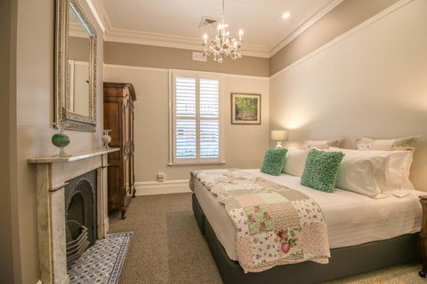 De Russie Boutique Hotel - Tourism Canberra 40