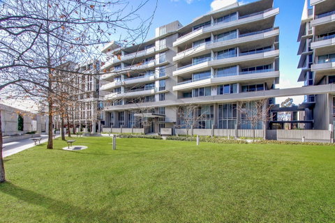 Realm Park 39 Barton ACT - Tourism Canberra 39